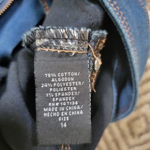 1822 Denim skinny 3 button jean, 2 pairs available - Picture 5 of 6